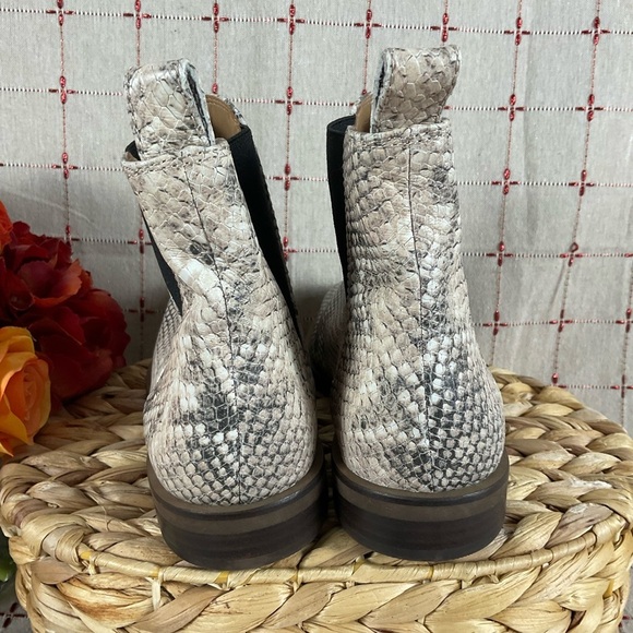 Lucky Brand “Haylia” Chelsea Ankle Boot Snakeskin Embossed Bootie Sz 7 NWOB - Picture 4 of 8